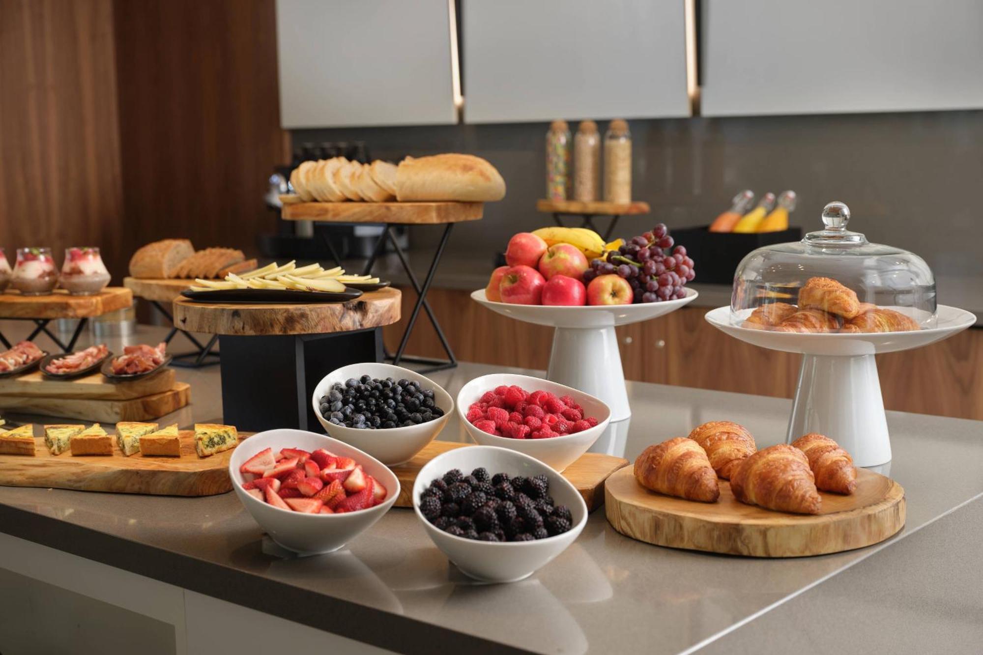 Ac Hotel By Marriott Phoenix Downtown Bagian luar foto