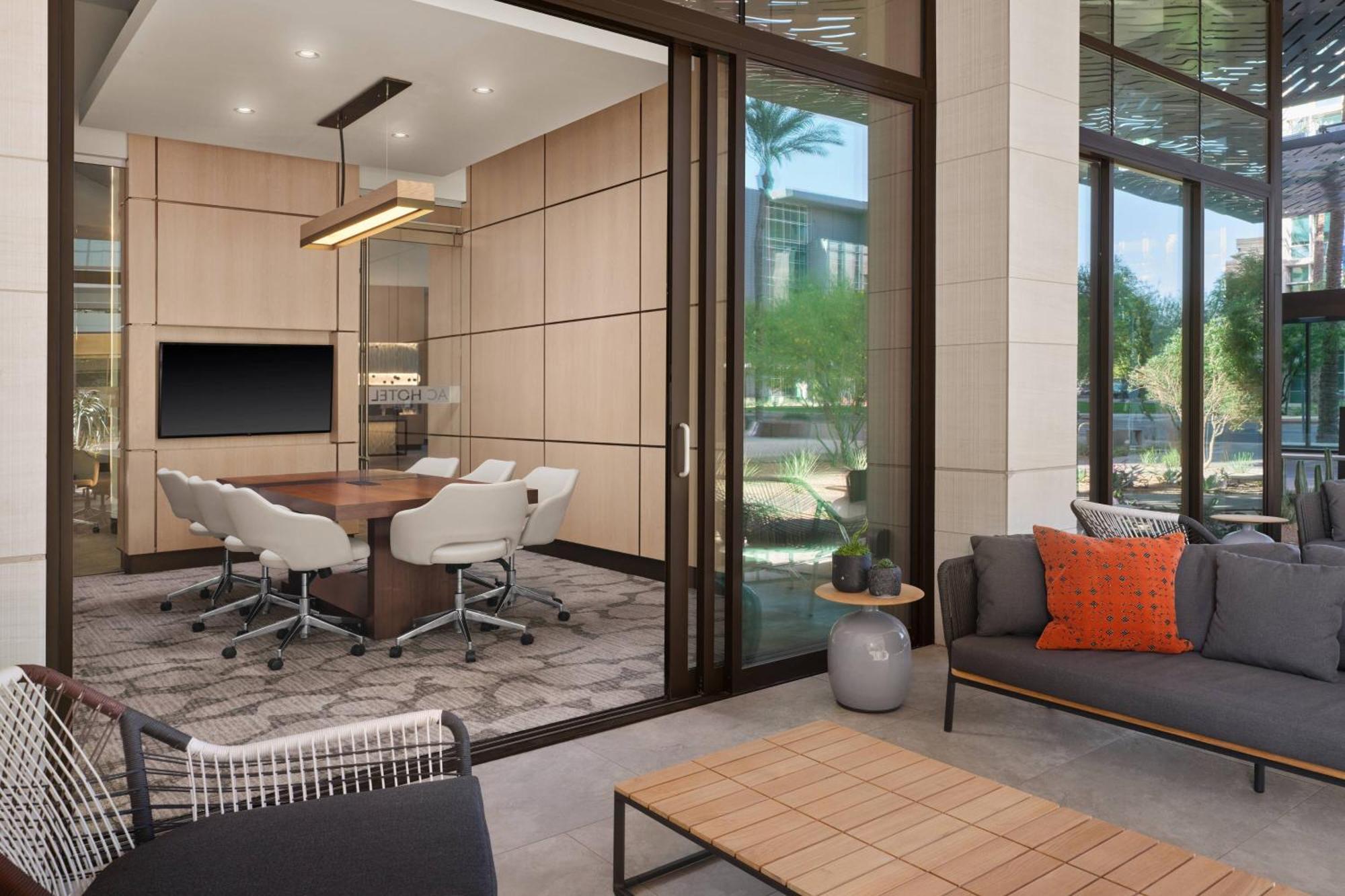 Ac Hotel By Marriott Phoenix Downtown Bagian luar foto