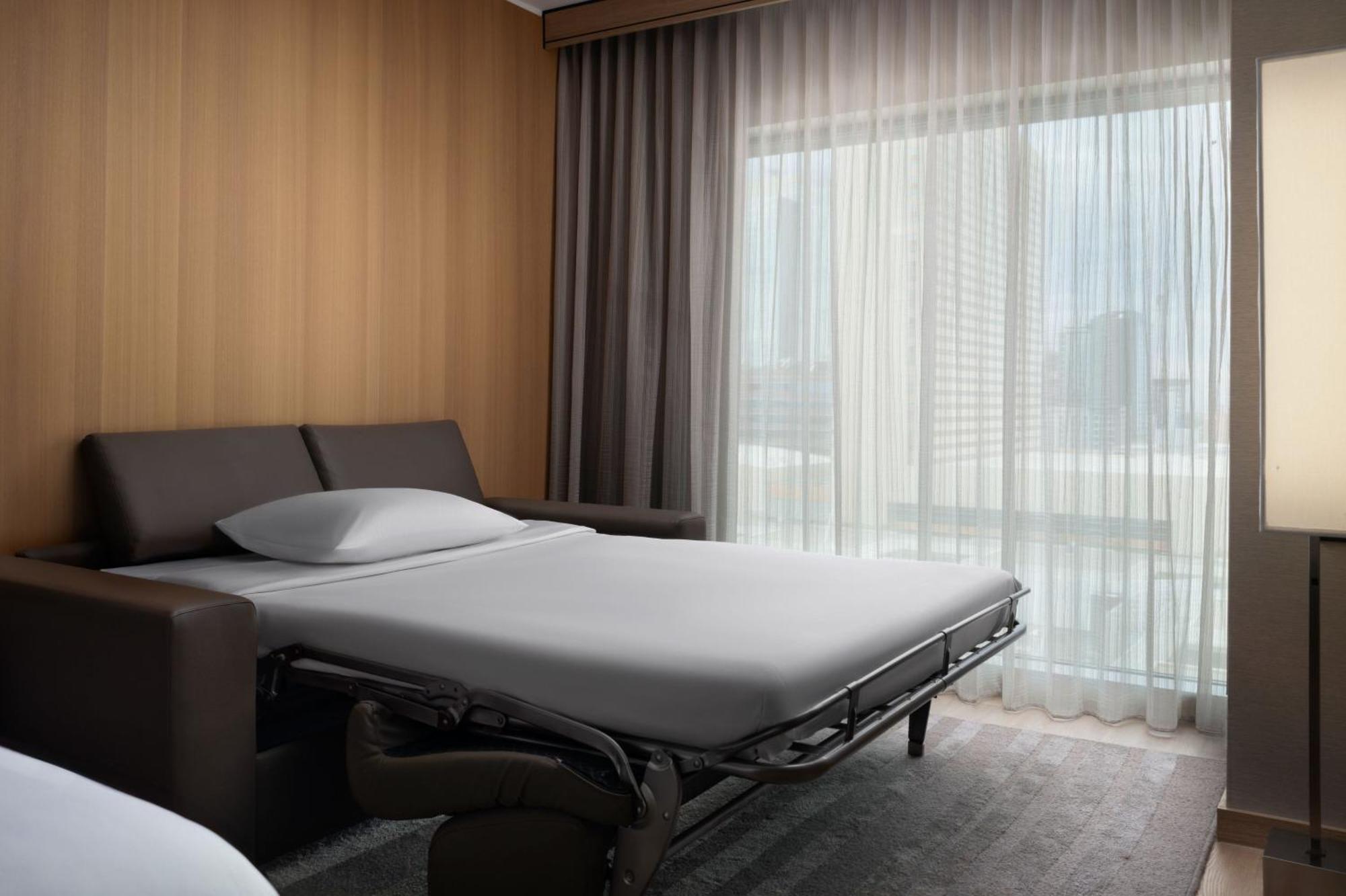 Ac Hotel By Marriott Phoenix Downtown Bagian luar foto