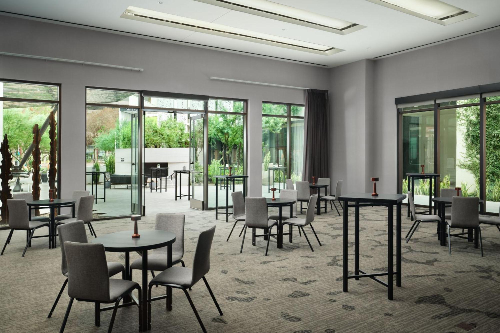 Ac Hotel By Marriott Phoenix Downtown Bagian luar foto