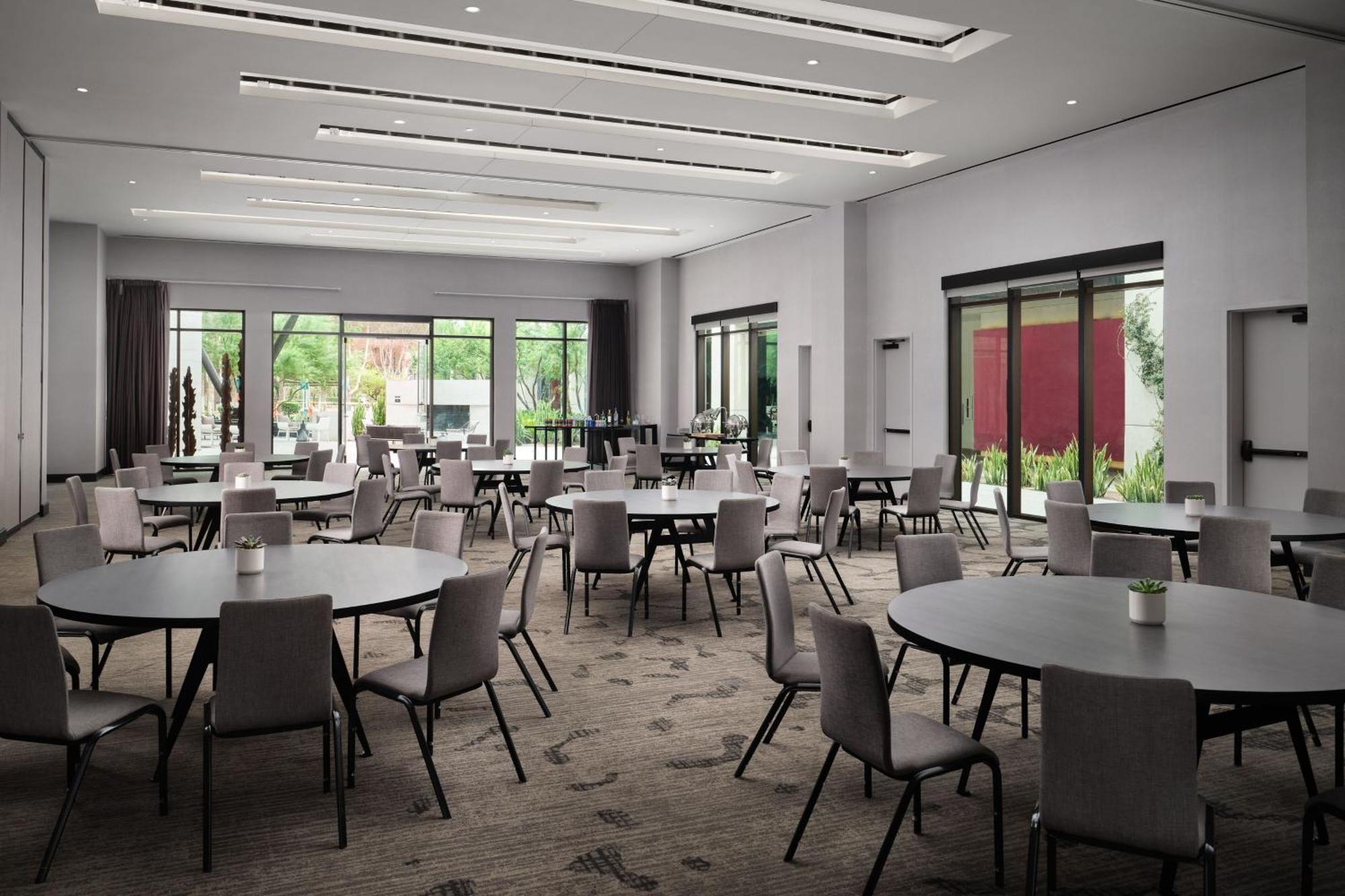 Ac Hotel By Marriott Phoenix Downtown Bagian luar foto